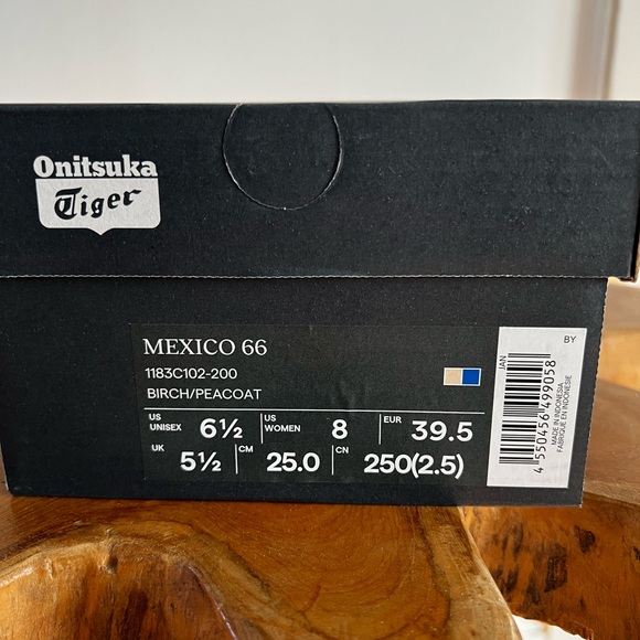 Onitsuka Tiger Cream and Black Sneakers Retro Style - Picture 8 of 8